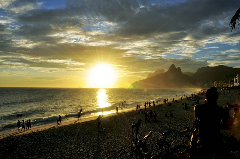 Rio tem 4º pôr do sol mais bonito do mundo, diz site; E a reação de Paes?