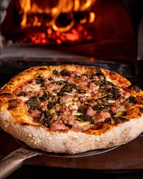 Gero Panini: pizza de salsiccia e friarielli Gero Panini: pizza de salsiccia e friarielli