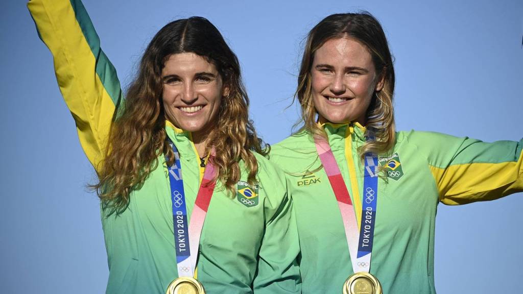 É ouro: eufóricos, niteroienses pedem feriado e fazem juras de amor