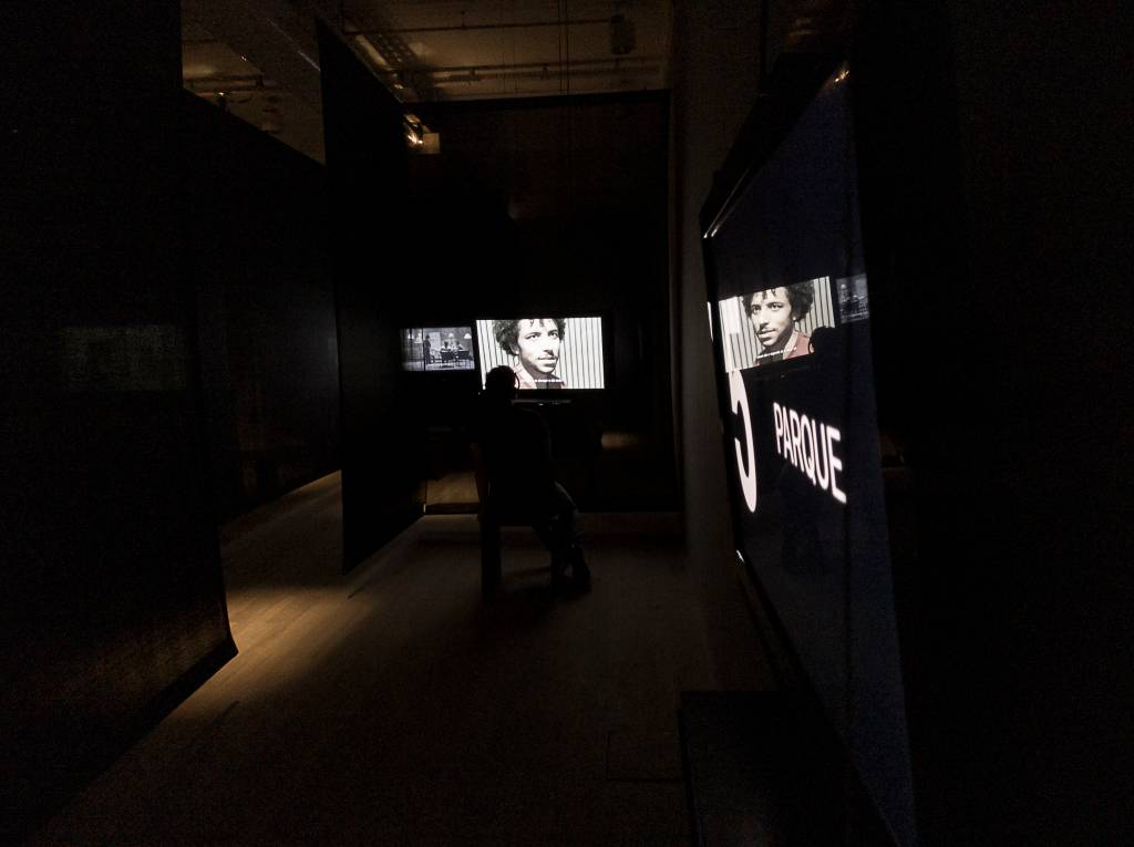 Instalação no Oi Futuro mistura teatro e exposição em quebra-cabeça cênico