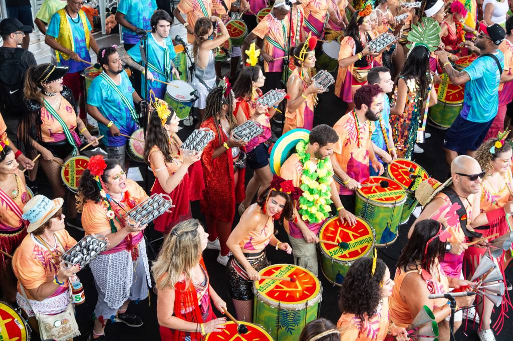 Enquanto o Carnaval não vem, blocos preparam podcast, EP e até musical