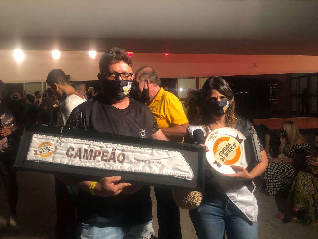 campeao Anick Faria e Paulo Faria, o casal de donos do Buteco do Portuga: dois campeonatos e um vice