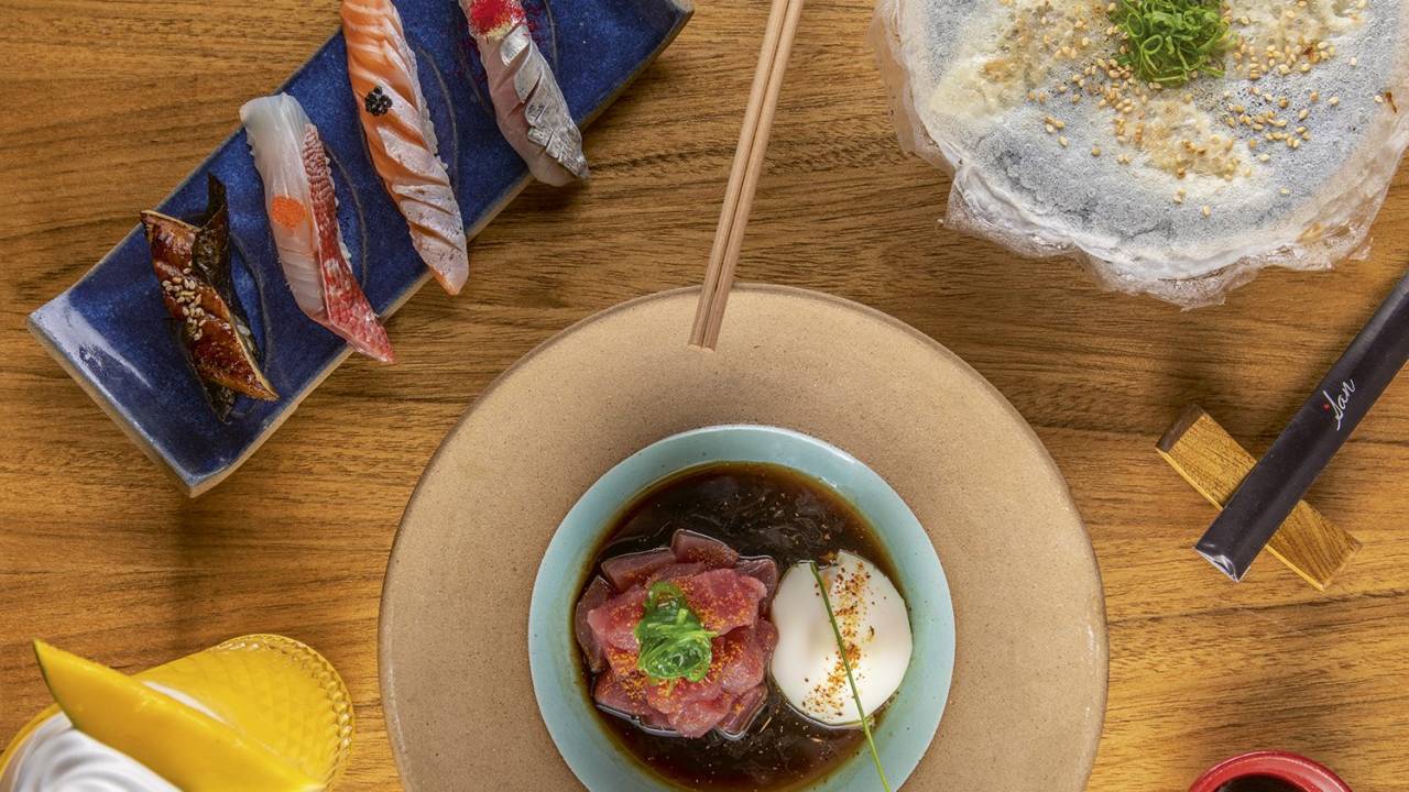 Os peixes em diferentes cortes: cozinha japonesa raiz com toda a sofisticação -
