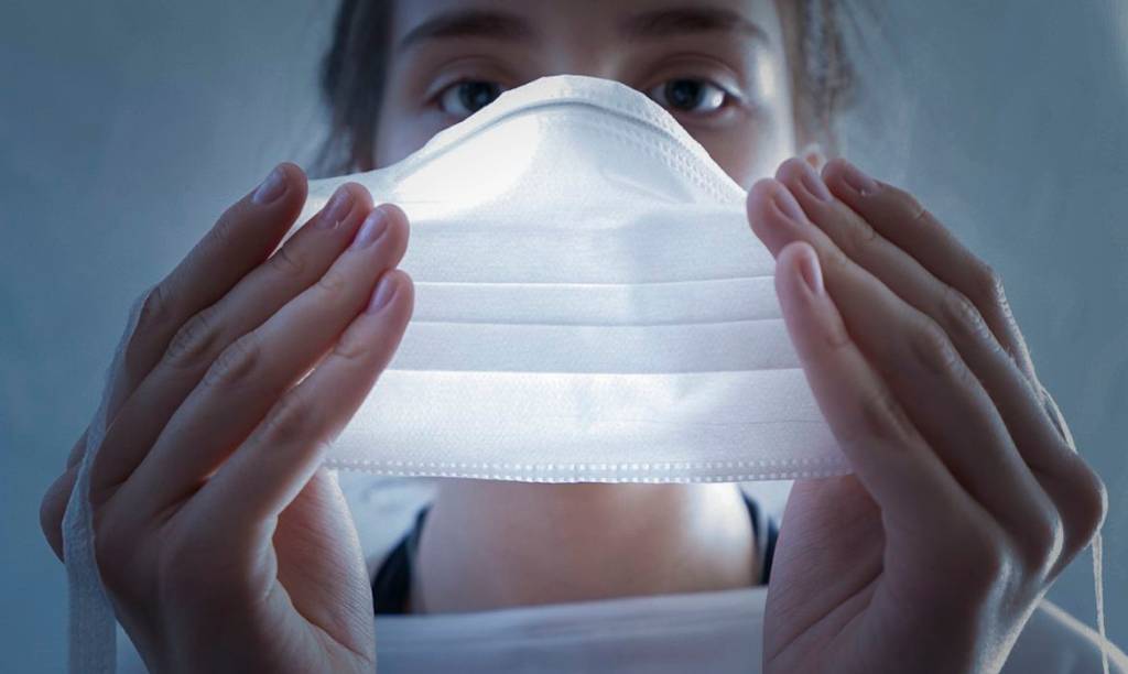 Uma semana após liberação de máscara, 43% estão sem dose de reforço no Rio