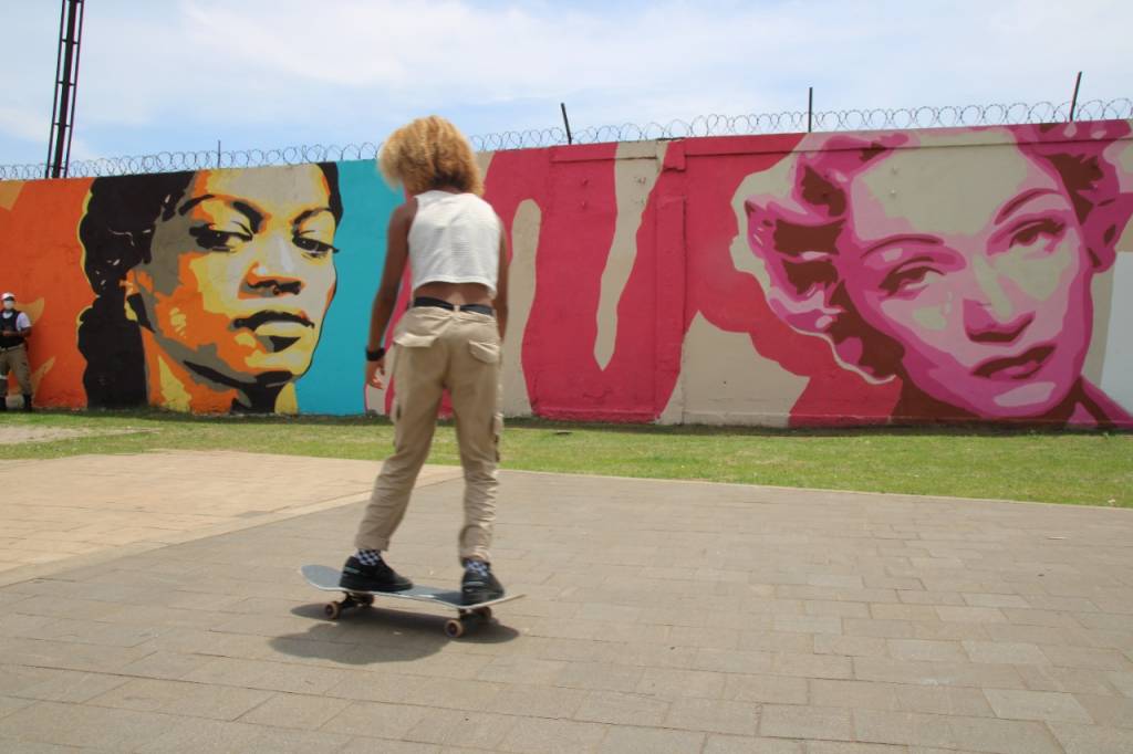Mulheres fortes marcam presença em grafite no Porto Maravilha