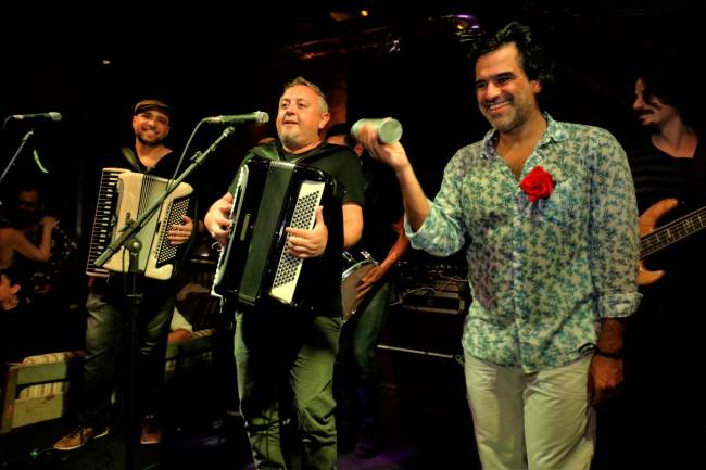 Pedro Miranda e Bebe Kramer Pedro Miranda retomou o Forró da Gávea com a participação de grandes músicos como Bebe Kramer.