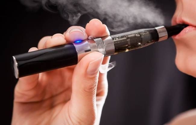 Sente a maresia: 2 milhões de pessoas consomem cigarros eletrônicos no Rio