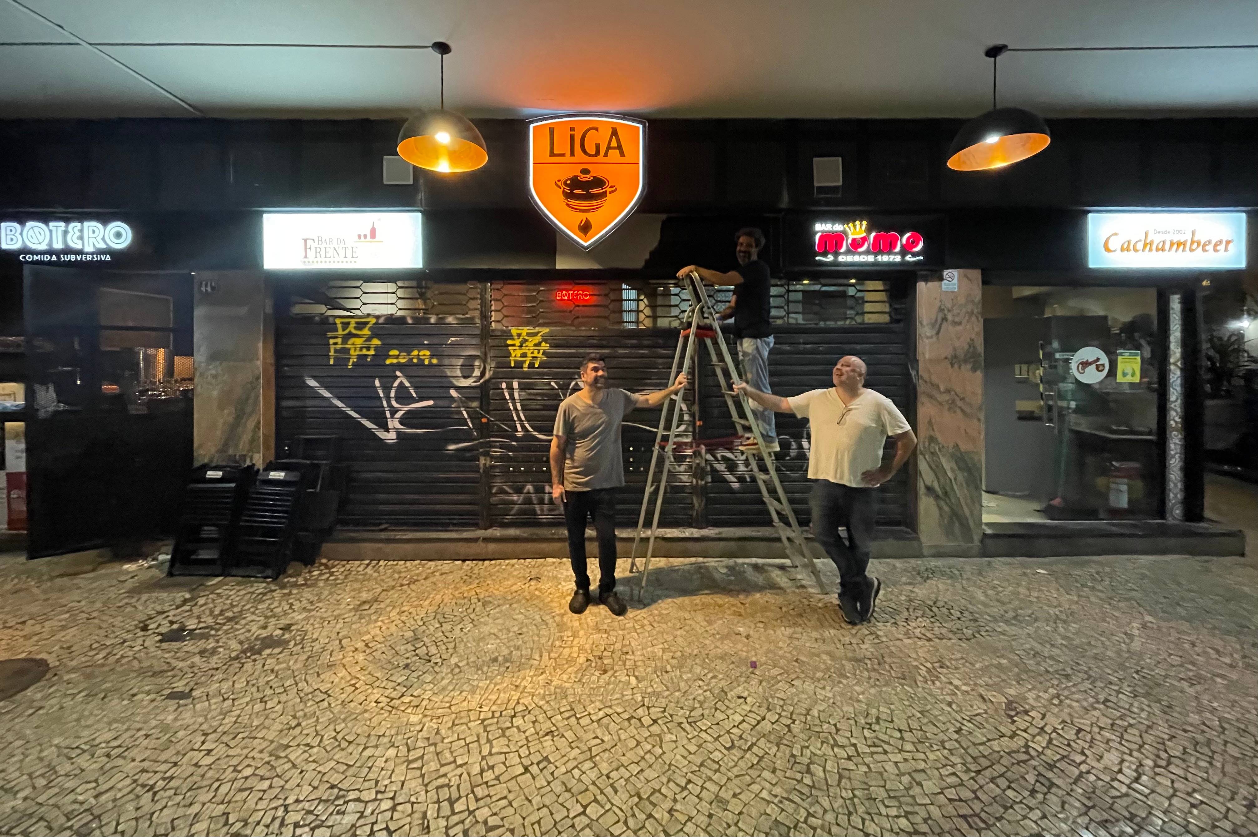 Tamoios: uma travessa cheia de comida (e bebida!) no Flamengo