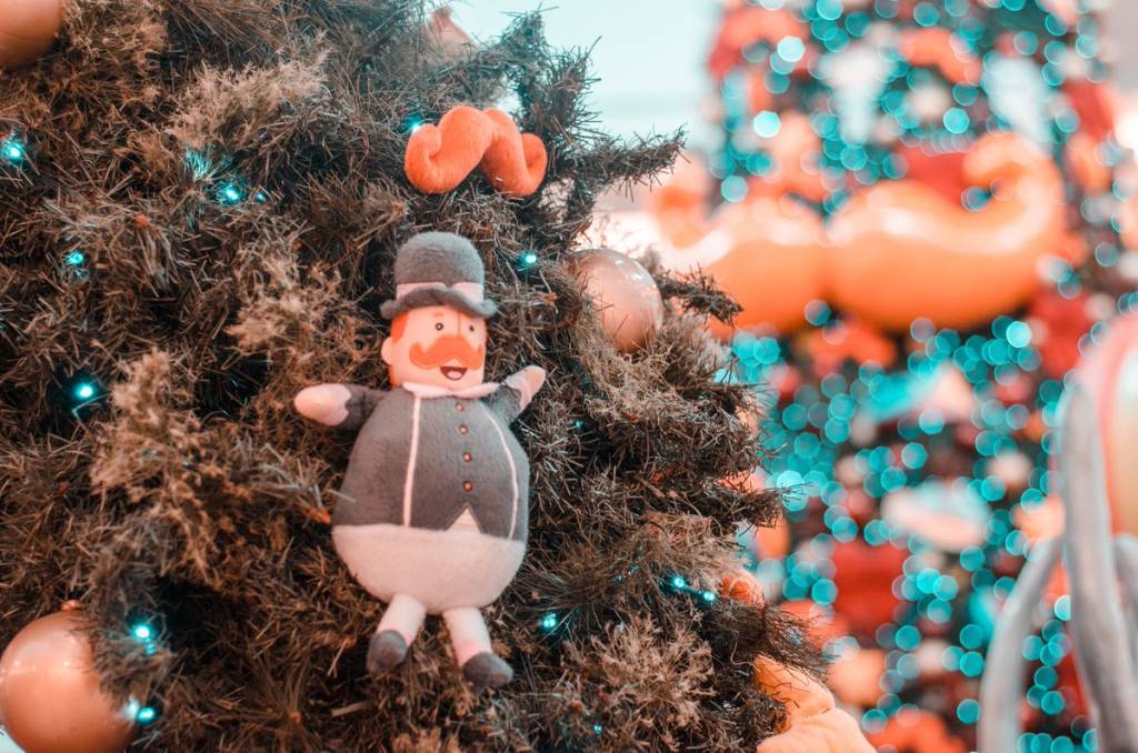 Natal Mundo Bita Nova America (1) Foto mostra árvore de Natal com enfeites do desenho Mundo Bita