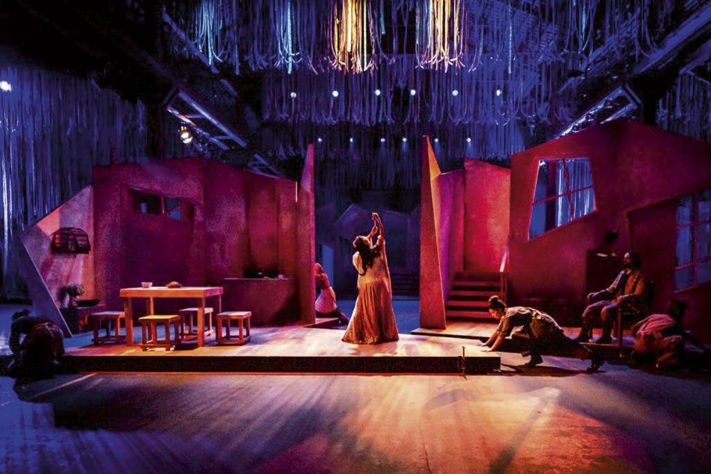 Fábula para adultos, a peça teatral O Dragão estreia no Armazem da Utopia