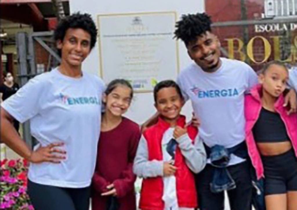 Espetáculo: três crianças de projetos sociais do Rio vão estudar em filial do Bolshoi, em Joinville