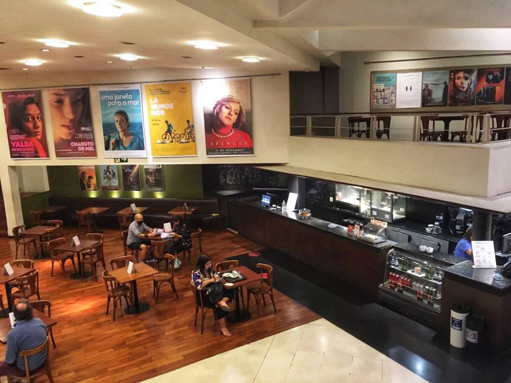 Cinema que esqueceu a última sessão procura clientes para se redimir