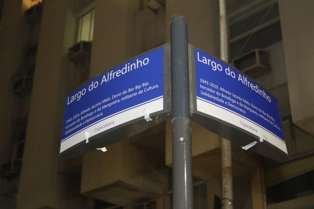 Homenagem merecida: Copacabana agora tem o Largo do Alfredinho
