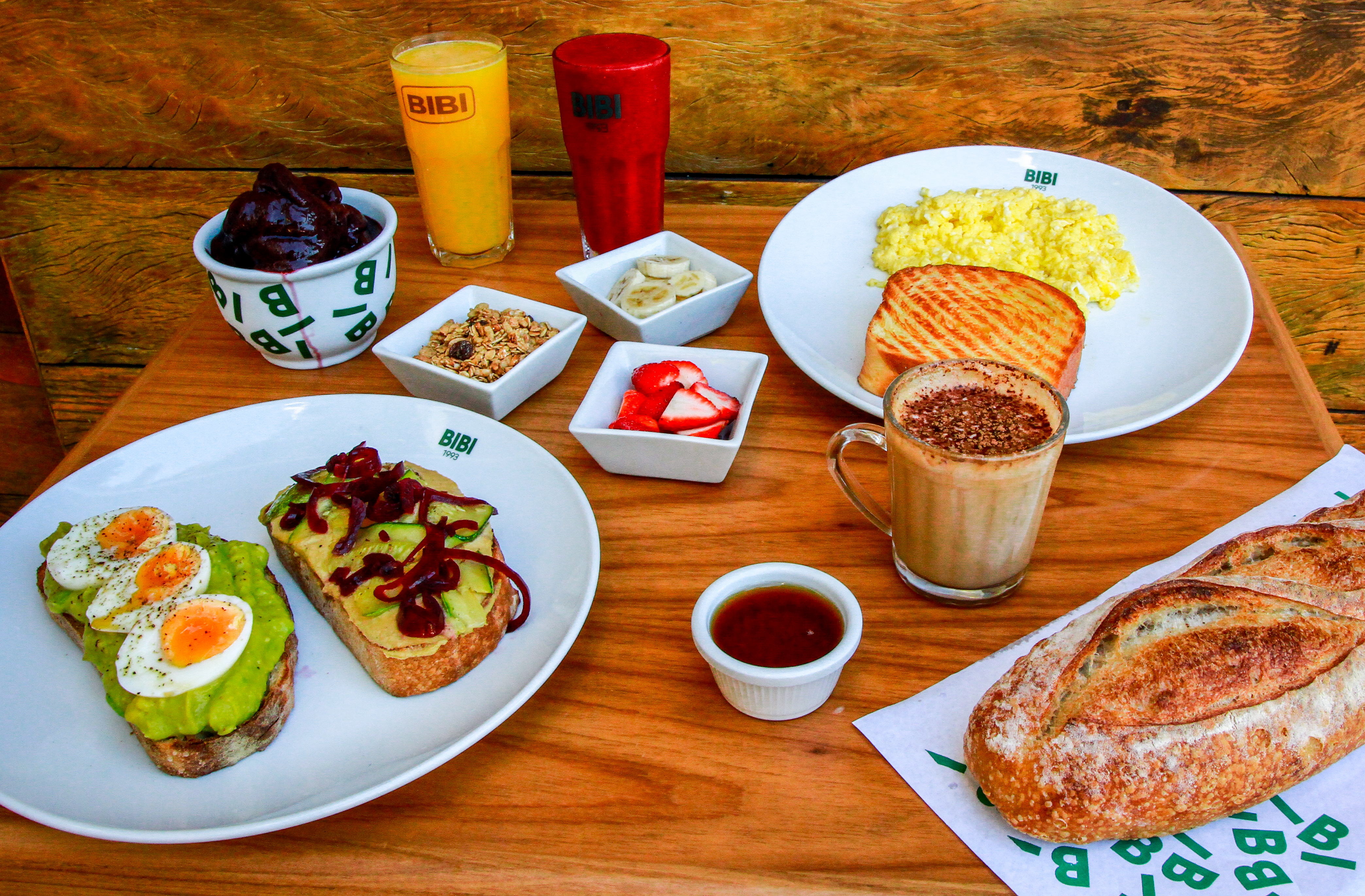 Bibi: desjejum o dia inteiro