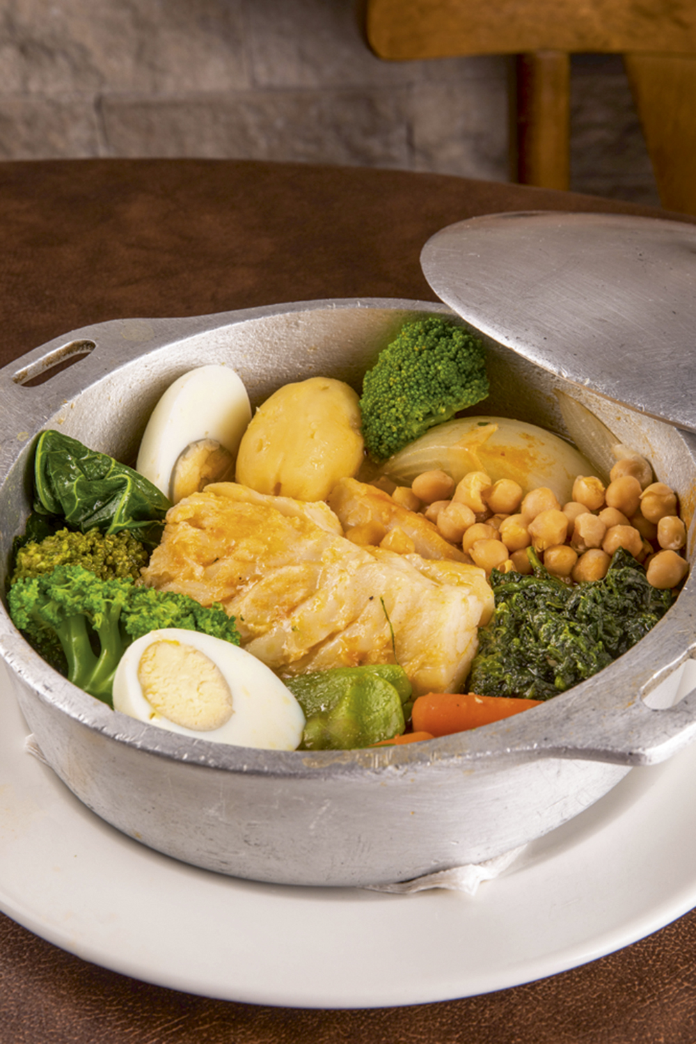Gajos-Douro—Bacalhau-Com-Todos–Foto-Tomas-Rangel-(1).jpg Gajos D’Ouro