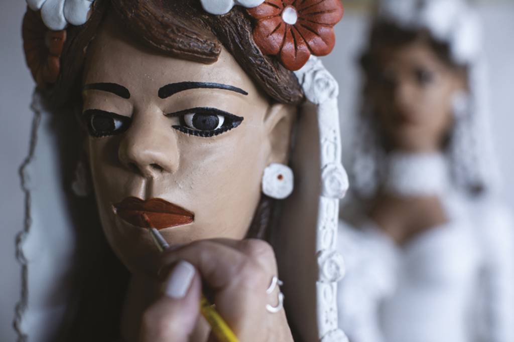 Arte popular: cerâmica de Minas e bordado do Ceará são temas de exposições no Crab