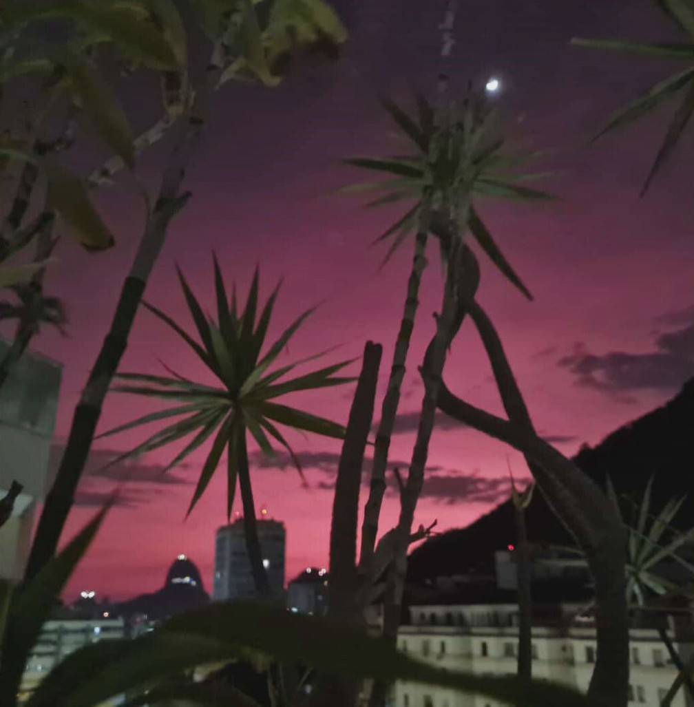 Nos últimos dias, o Rio ficou com o céu rosa: acredite, a culpa é do vulcão de Tonga
