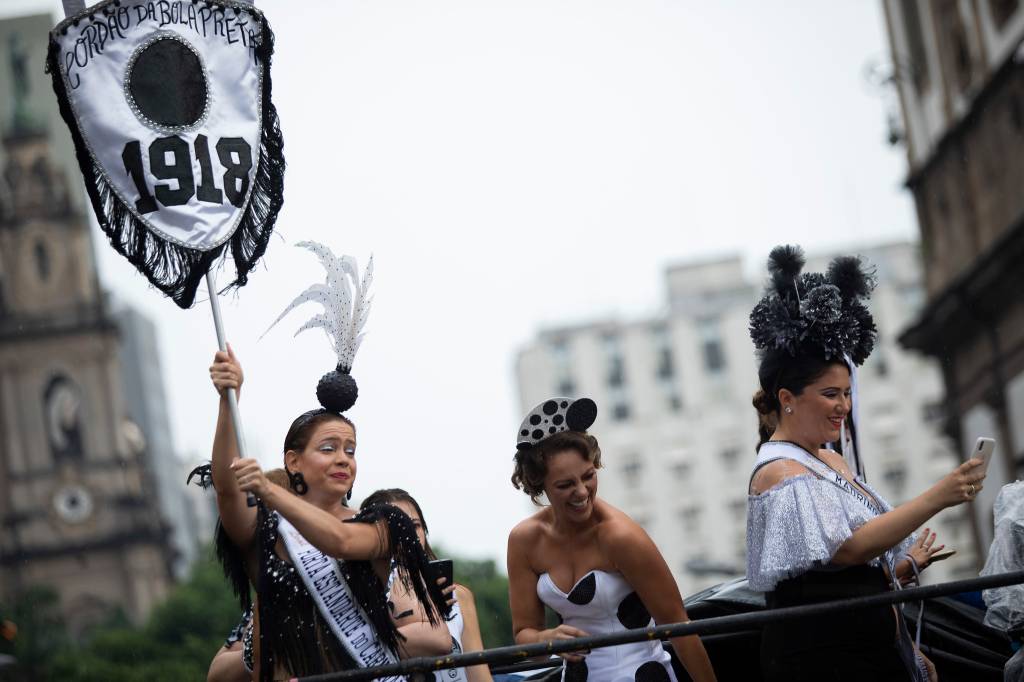 Cacique de Ramos e Cordão da Bola Preta abrem programação do Rio
