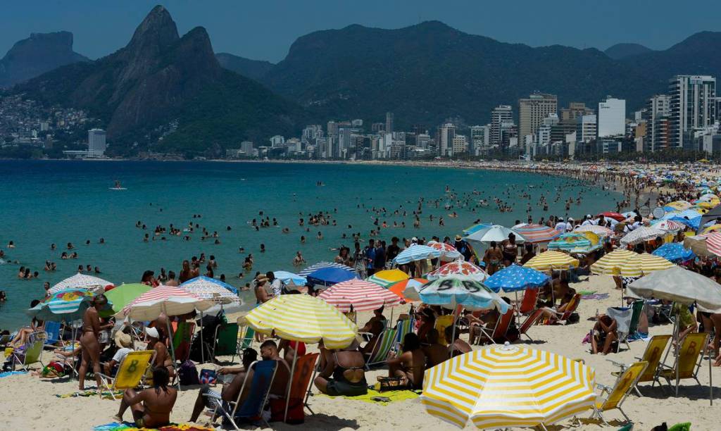 Atividades econômicas nas praias cariocas movimentam R$ 4 bilhões por ano
