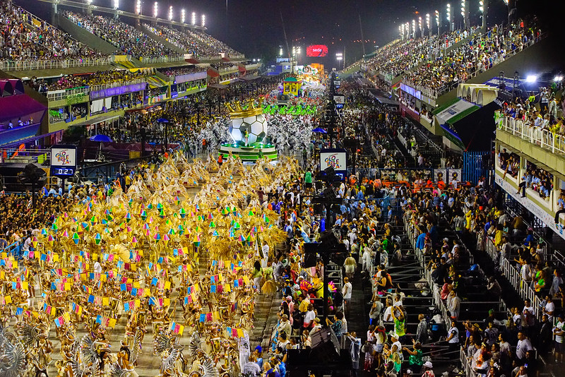 Foto mostra o desfile da Imperatriz