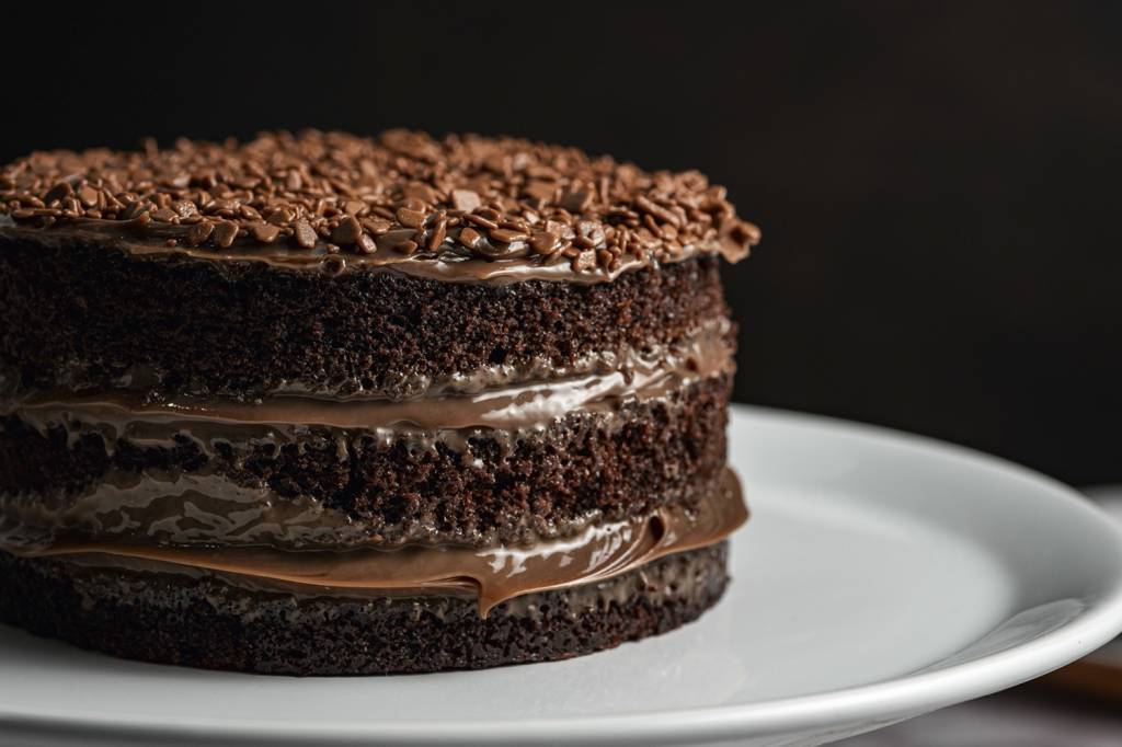 Creamy-Patisserie_Bolo-de-chocolate-belga-e-brigadeiro_Foto-Alex-Woloch-02.jpg Creamy Patisserie