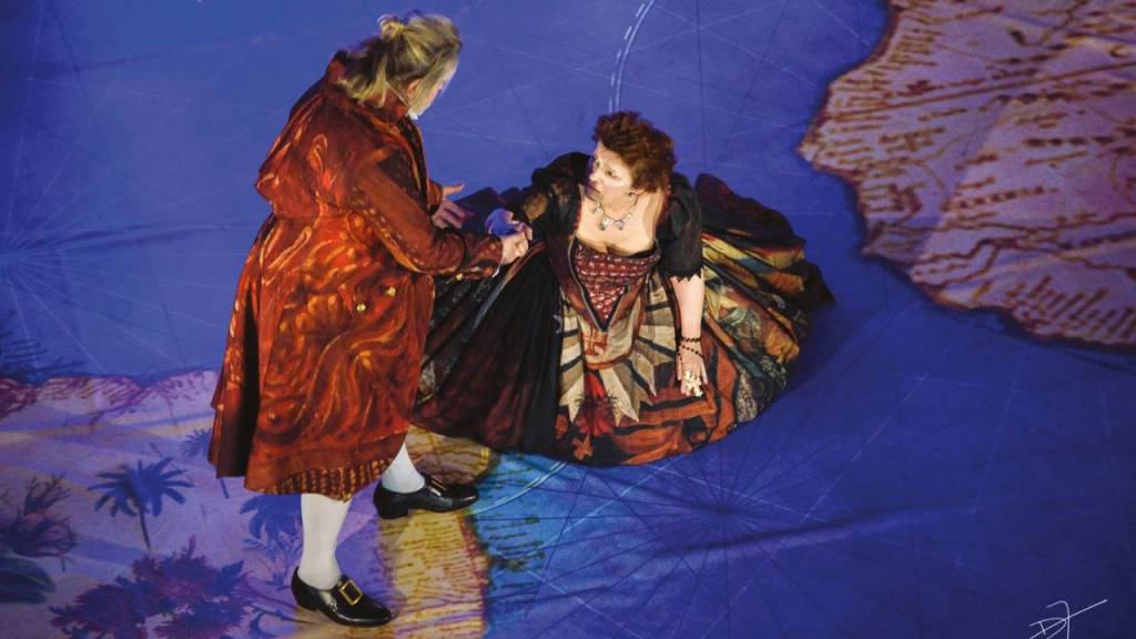 Cássio Scapin dirige peça com novo olhar sobre D. Maria I e D. João VI