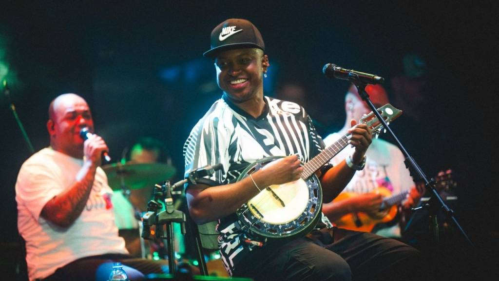 Thiaguinho encerra a temporada do show Banjo e Boné no Bosque Bar, no Rio