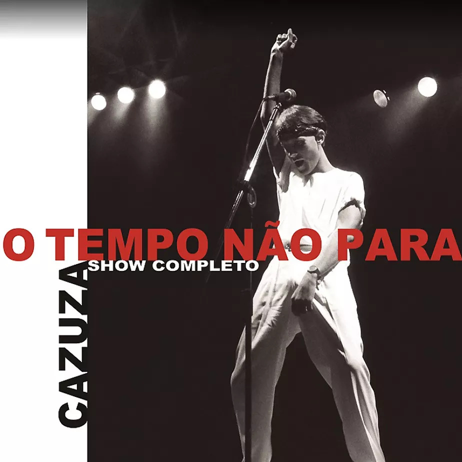 cazuza-novo-o-tempo-nao-para A capa do disco O Tempo Não Para, de Cazuza, com uma foto em preto e branco, o artista usando camiseta branca e calça, faixa na cabeça, com o braço direito levantado para o alto e o punho cerrado.