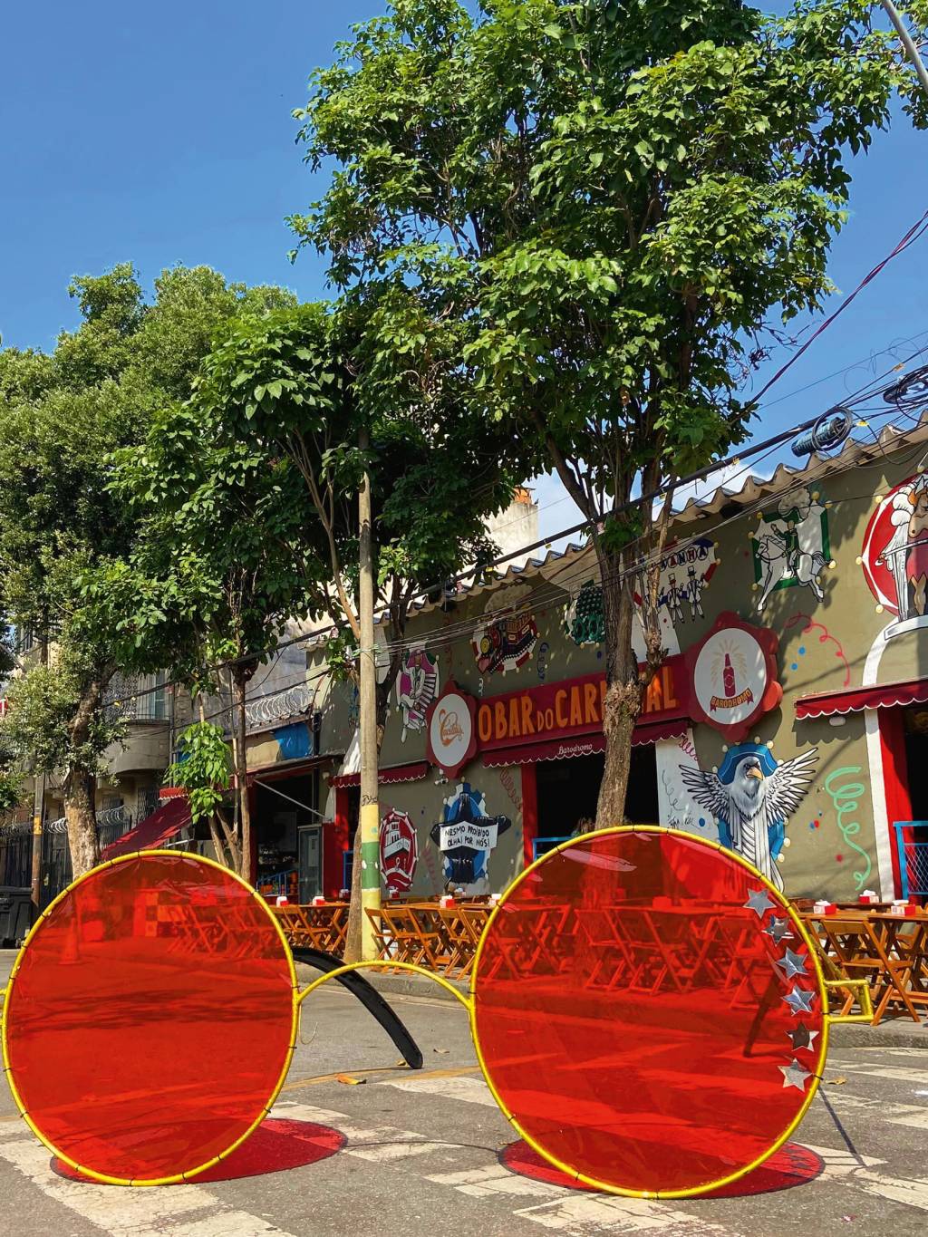 homenagem mocidade credito reproducao instagram.jpg óculos-gigantes-rita-lee-mocidade-independente
