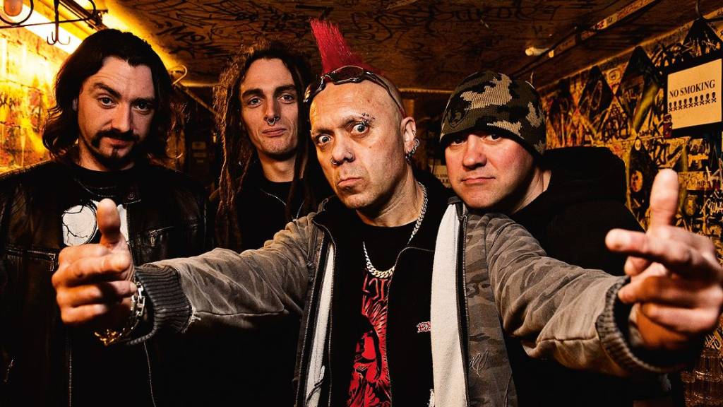 Ícone do punk britânico, grupo The Exploited se apresenta no Circo Voador
