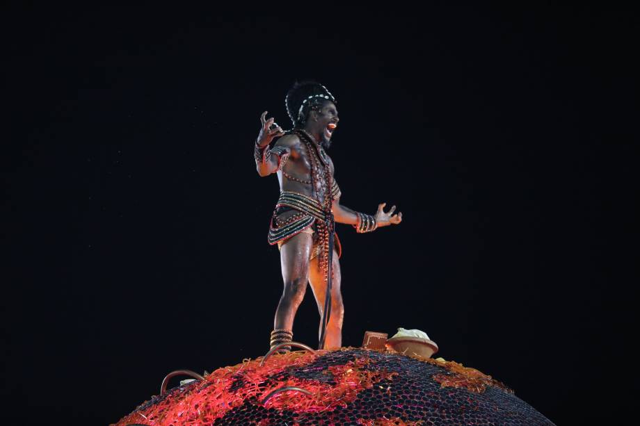 Demerson D’Alvaro: atuação impressionante como Exu Demerson D’Alvaro: atuação impressionante como Exu