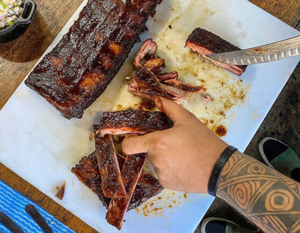Quem quer costela? Onde comer o corte servido à vontade por preço único