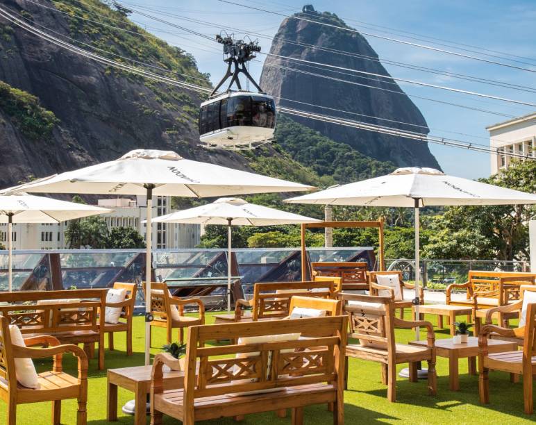 Bondinho: o terraço do Hills tem vista privilegiada para a natureza