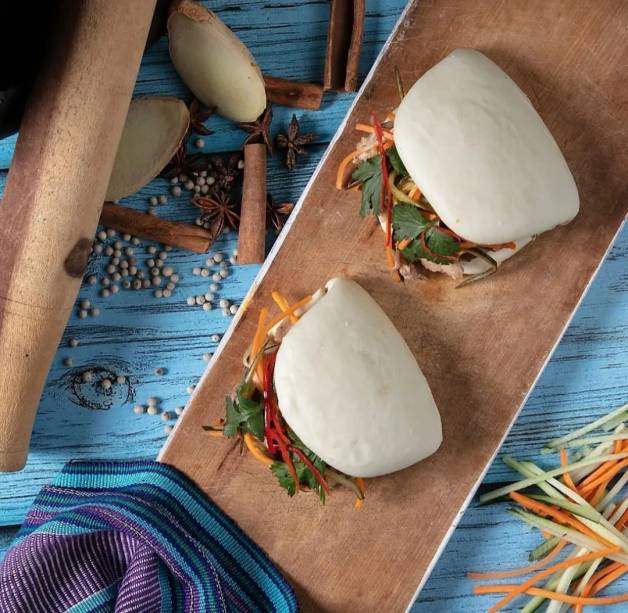 Càm O'n: chef Ana Carolina faz a barriga de porco em caramelo do próprio caldo Càm O'n: chef Ana Carolina faz a barriga de porco em caramelo do próprio caldo