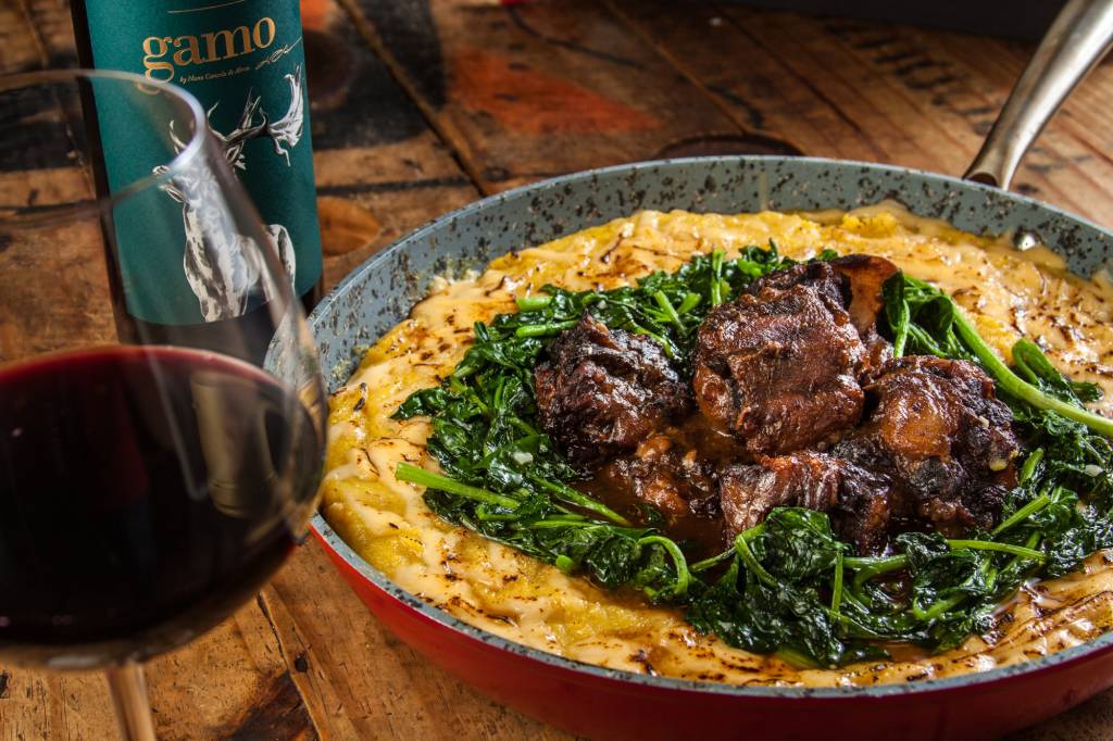 Restaurantes do Cadeg participam de festival de vinho com taça a 18 reais