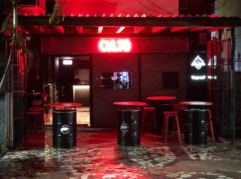 Botafogo comemora: Culto abre no clima do Caverna com pizza e rock’n’roll