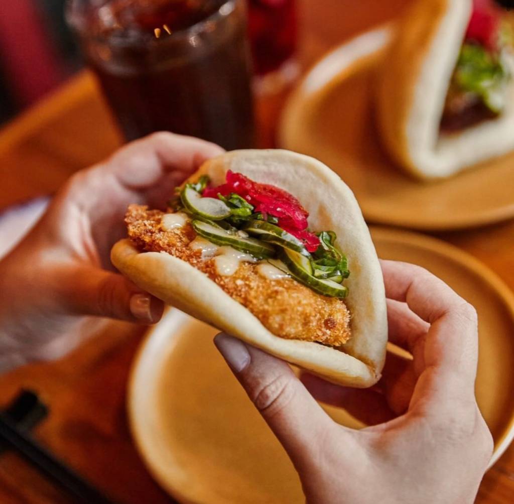 Bao, o sandubinha oriental que domina os cardápios com recheios diversos