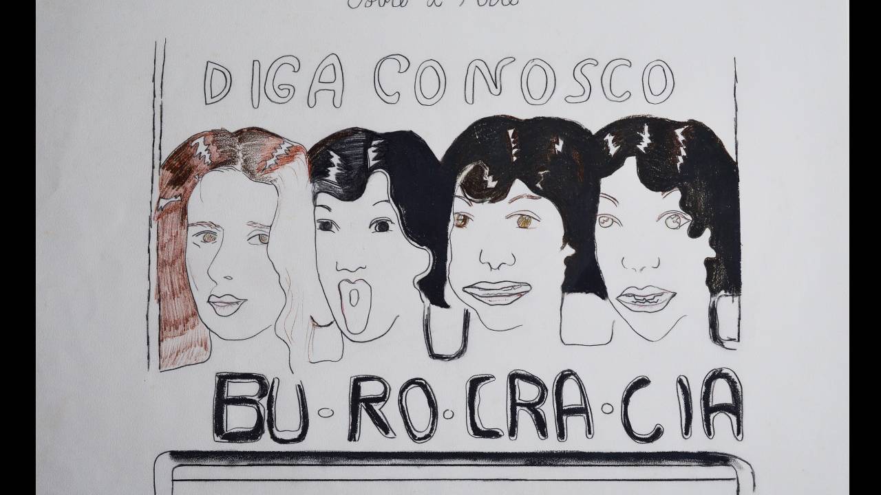 Desenho feito por Anna Bella Geiger com quatro rostos de mulheres e as os dizeres:Sobre a arteDiga conoscoBu-ro-cra-cia