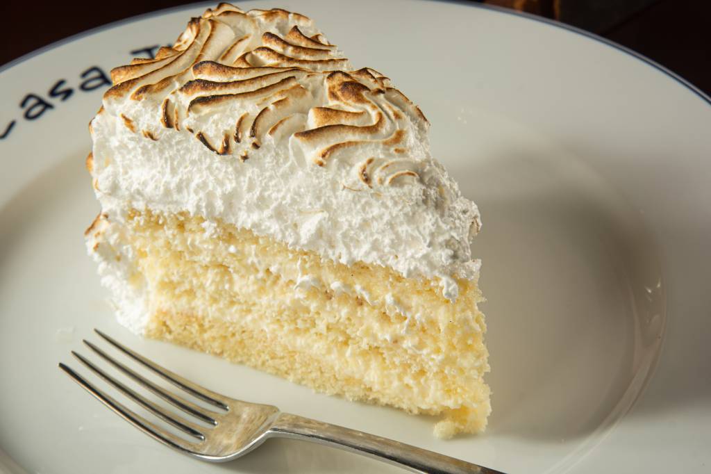 CASA TUA – MERENGUE ALLA VANIGLIA – CRÉDITO LIPE BORGES 2 Casa Tua: o merengue alla vaniglia é uma sobremesa que vale a viagem ao restaurante da Barra