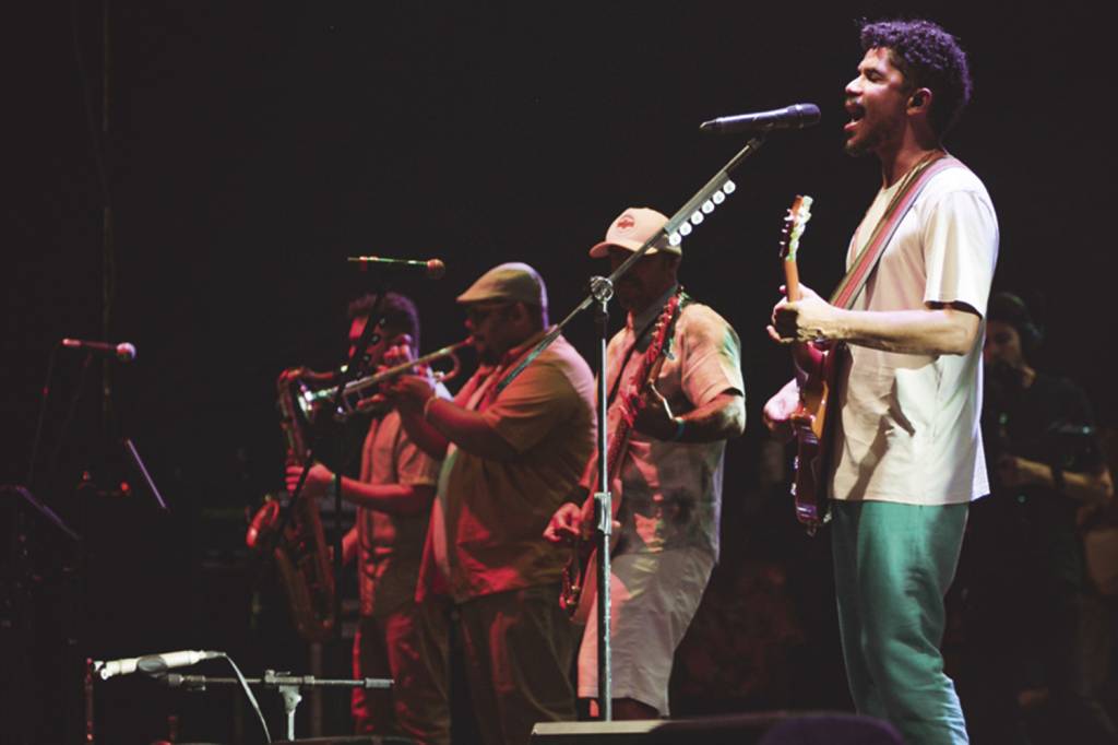 Natiruts e Poesia Acústica levam reggae e rap para a Jeunesse Arena