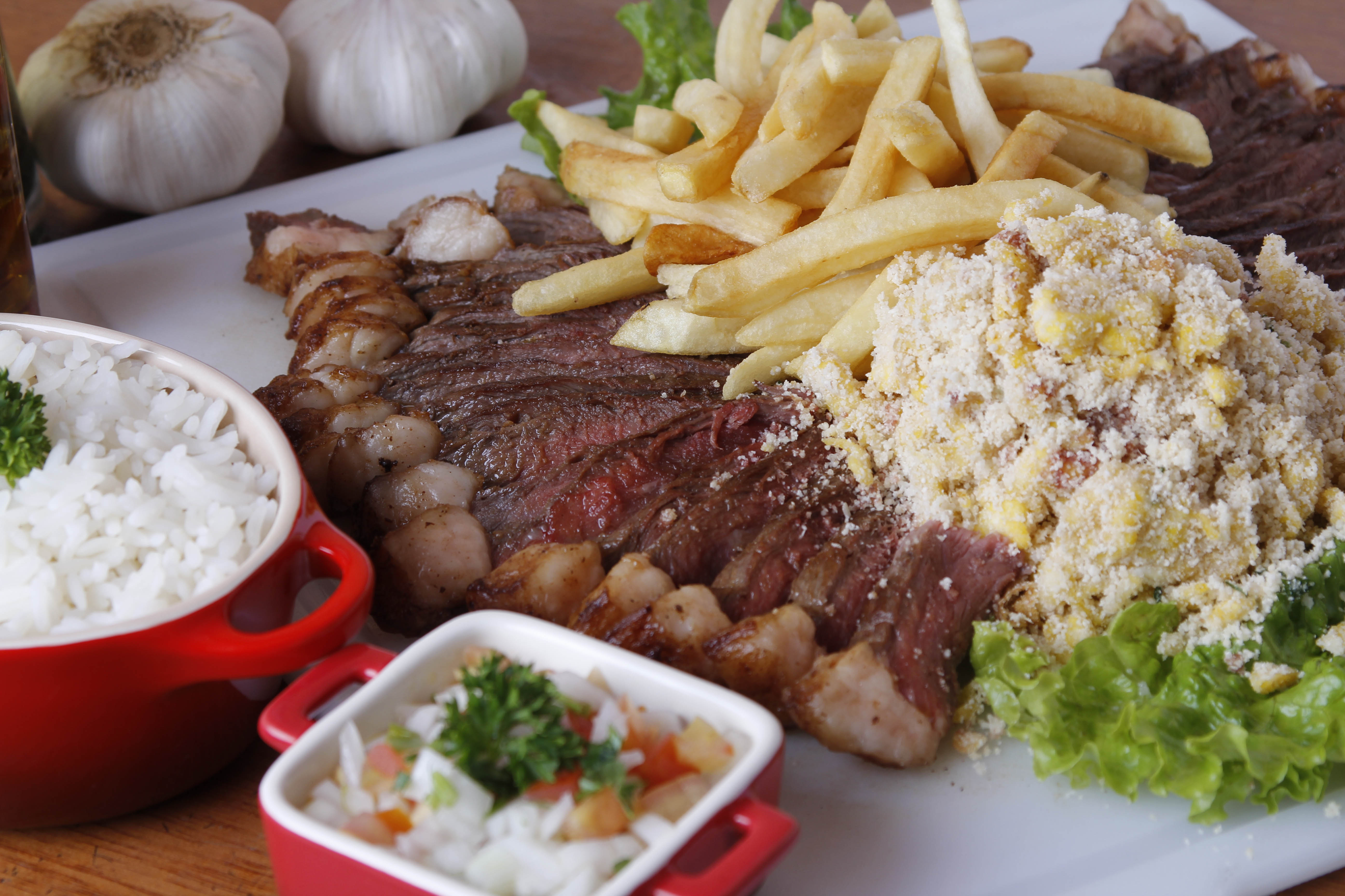 Bar do Ad&atilde;o: a picanha &agrave; campanha d&aacute; direito a dois chopes no almo&ccedil;o dos papais