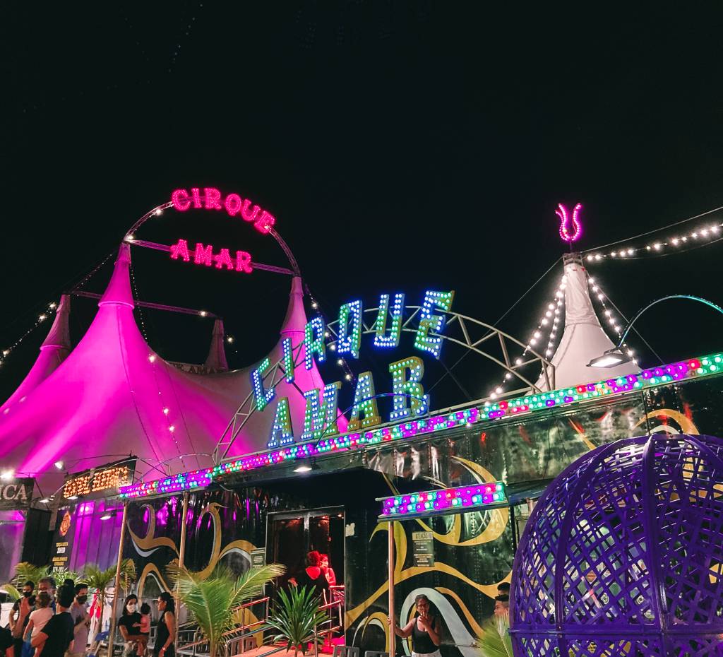 O circo chegou com malabaristas, trapezistas e show inédito de motocross