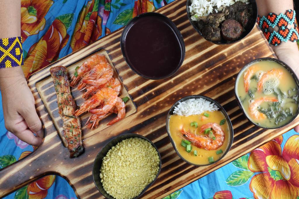 Papai no carimbó: bar tem festa paraense e peixe na brasa no domingo (14)