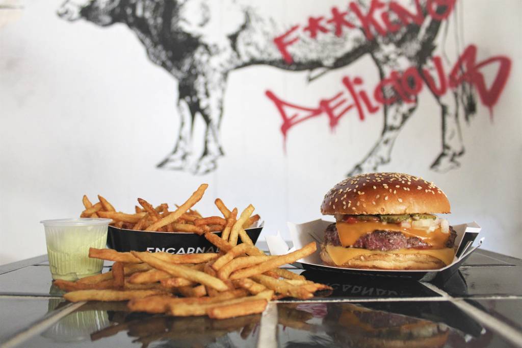 Um clássico hambúrguer reencarnado no Baixo Botafogo