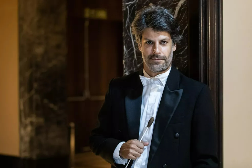 Novo maestro: Felipe Prazeres assume a orquestra do Theatro Municipal