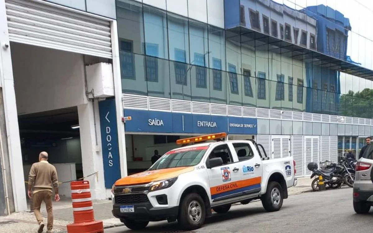 Após tremores, Prefeitura vistoria prédio com risco de queda no Centro