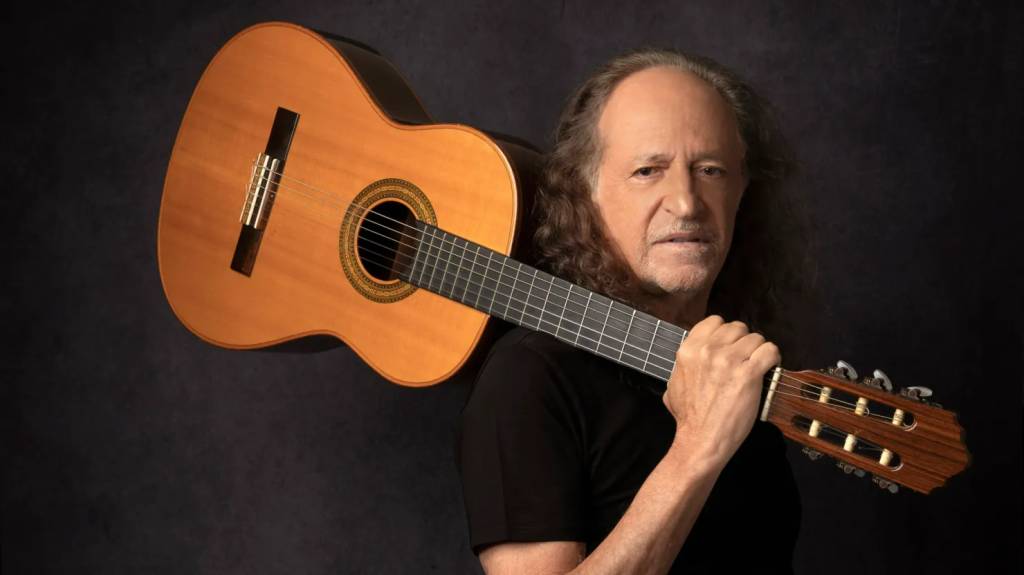 Alceu dispor, o meme que viralizou, estampou camisetas e agora virou show