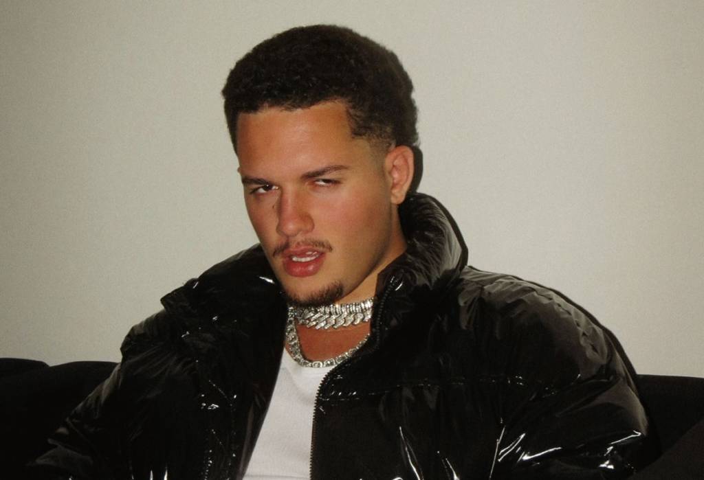 Cantor revelado por Post Malone no Rock in Rio faz show em Ipanema