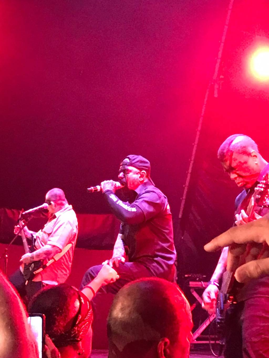 Chef Henrique Fogaça protesta contra nazistas no palco do Rock in Rio