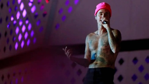 Foto do canto Justin Bieber no palco do Rock in Rio.
